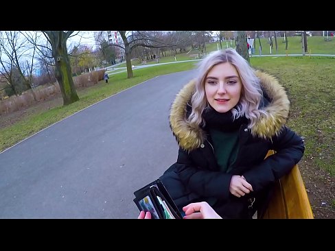 ❤️ Sväljer en främlings het sperma för pengar - avsugning i parken av Eva Elfie ❤ Just porr at us
